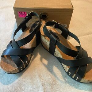 Bussola Black Wedge Sandals with Strappy Design